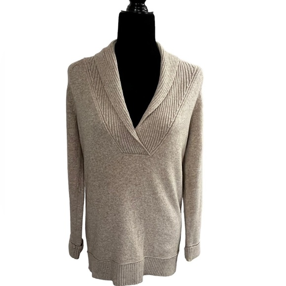 Eddie Bauer Tan V Neck Sweater - Medium - Picture 3 of 11